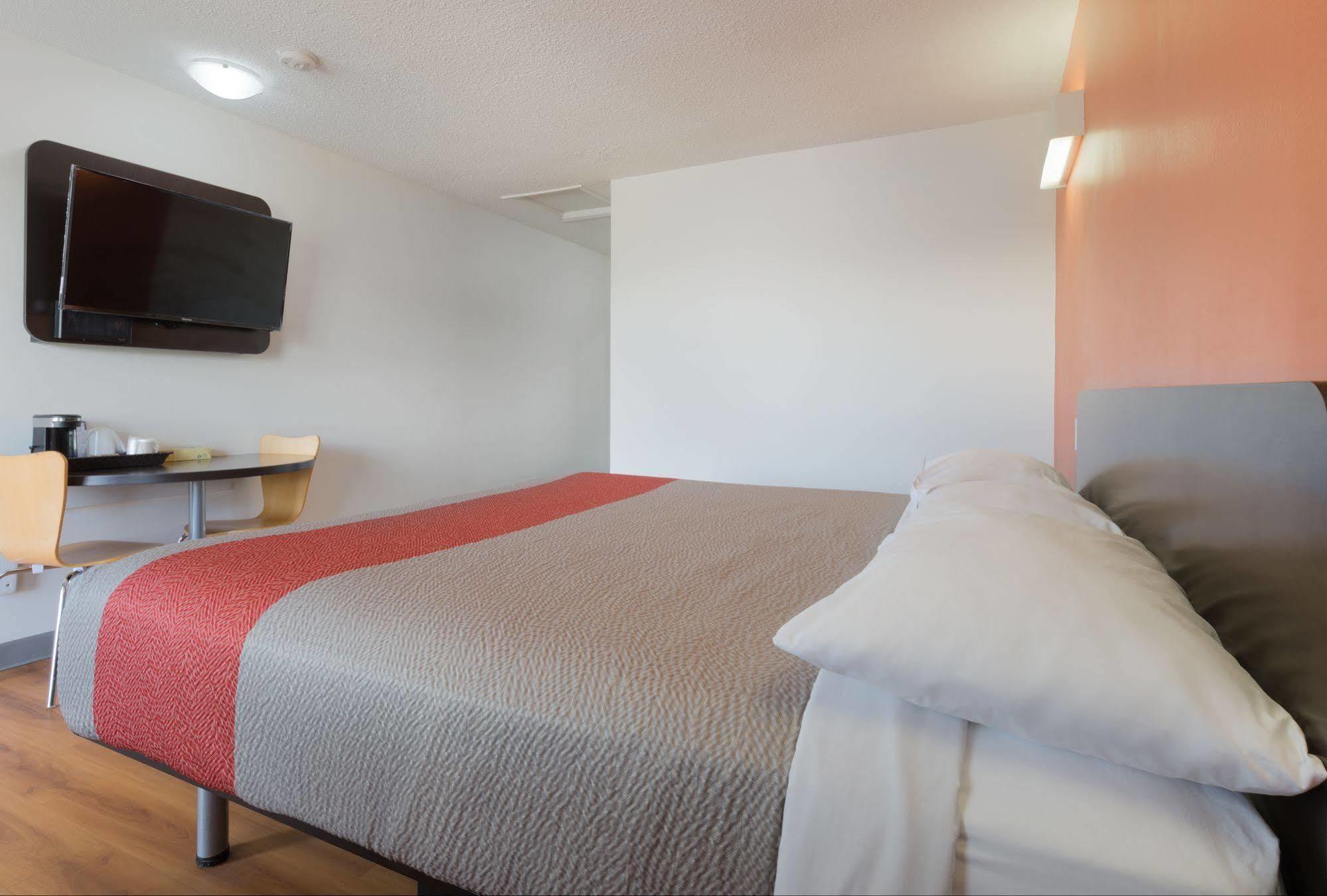 Motel 6-Fort Nelson, Bc Exterior photo