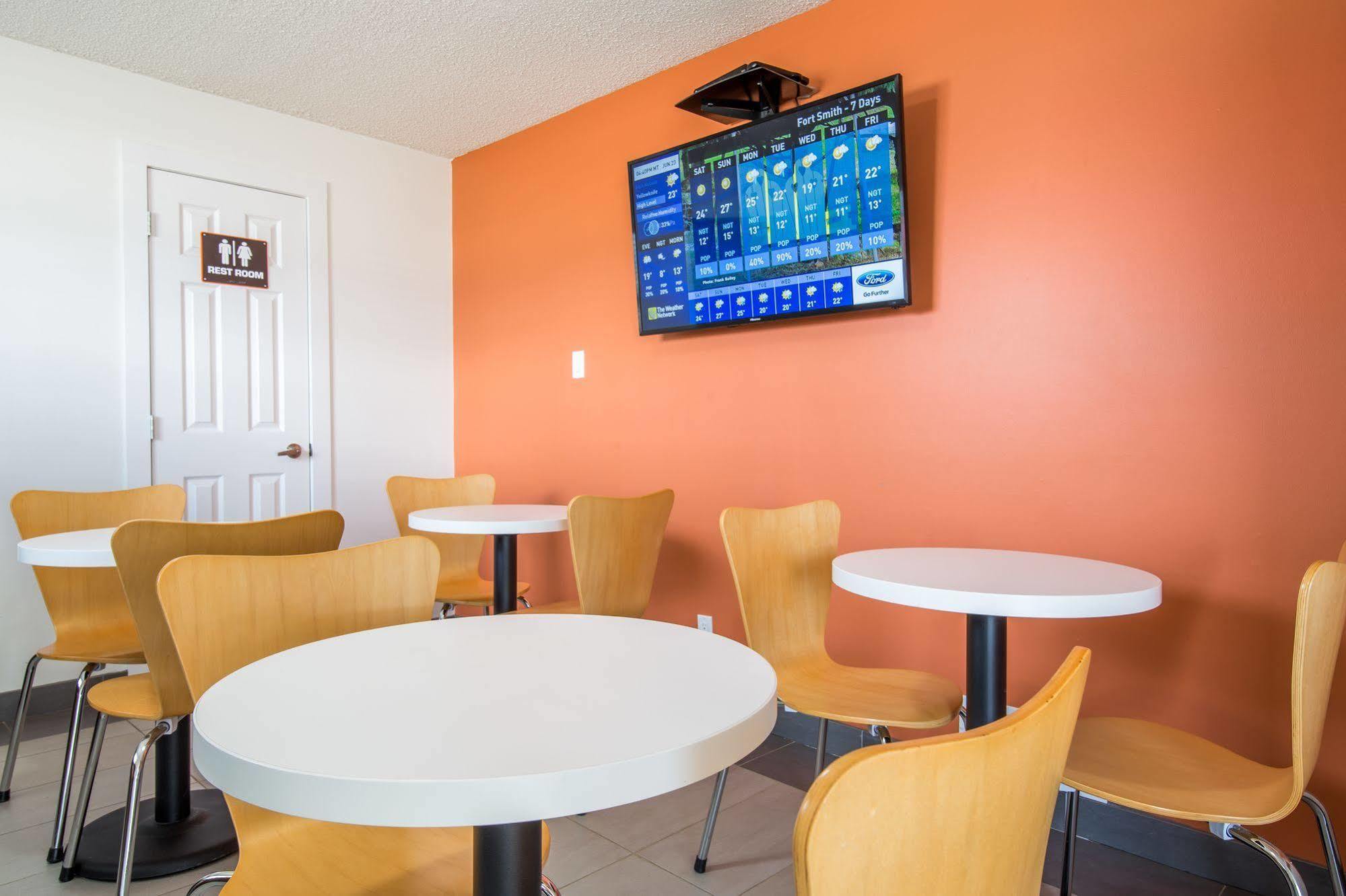 Motel 6-Fort Nelson, Bc Exterior photo