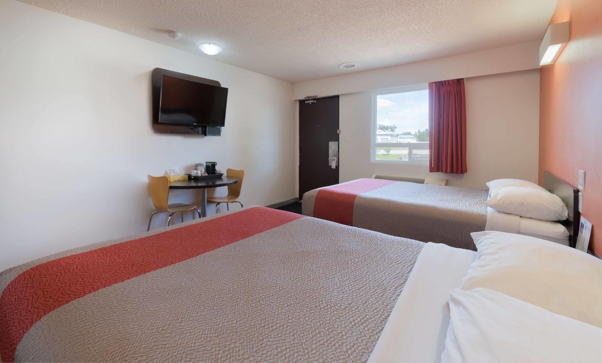 Motel 6-Fort Nelson, Bc Exterior photo